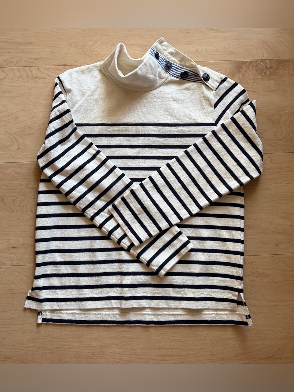 Women’s Long-Sleeve Striped Turtleneck Shirt - Navy & White